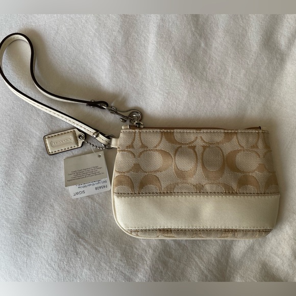 Coach F45608 Light Khaki/White wristlet NEW! - Picture 3 of 4